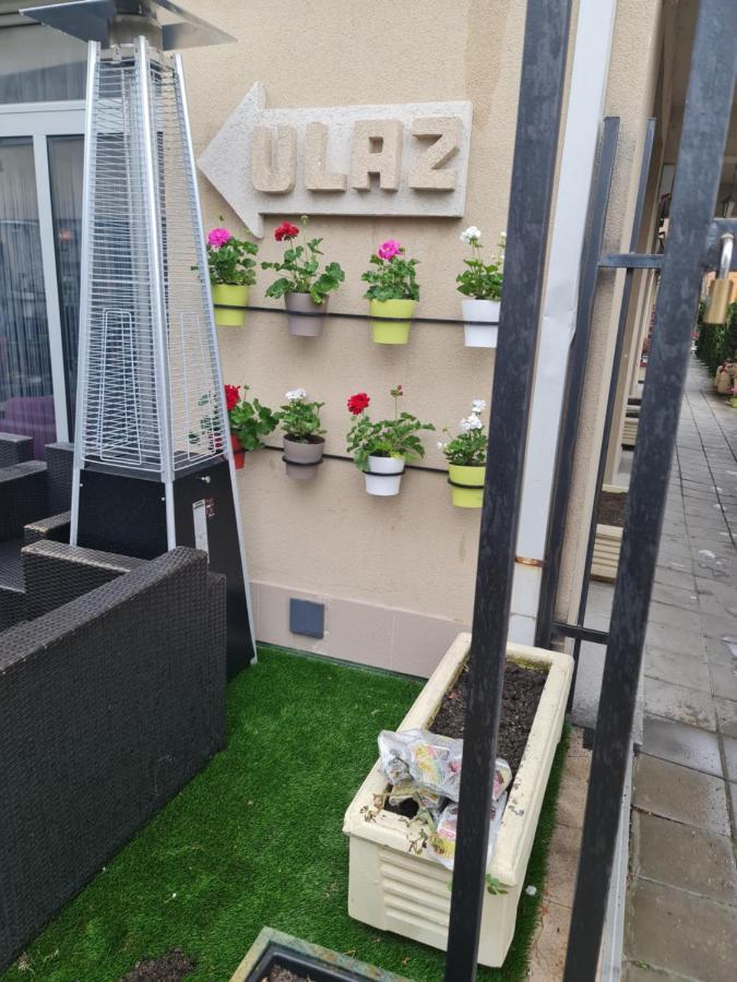 Hotel Tri "O" Topola Dış mekan fotoğraf